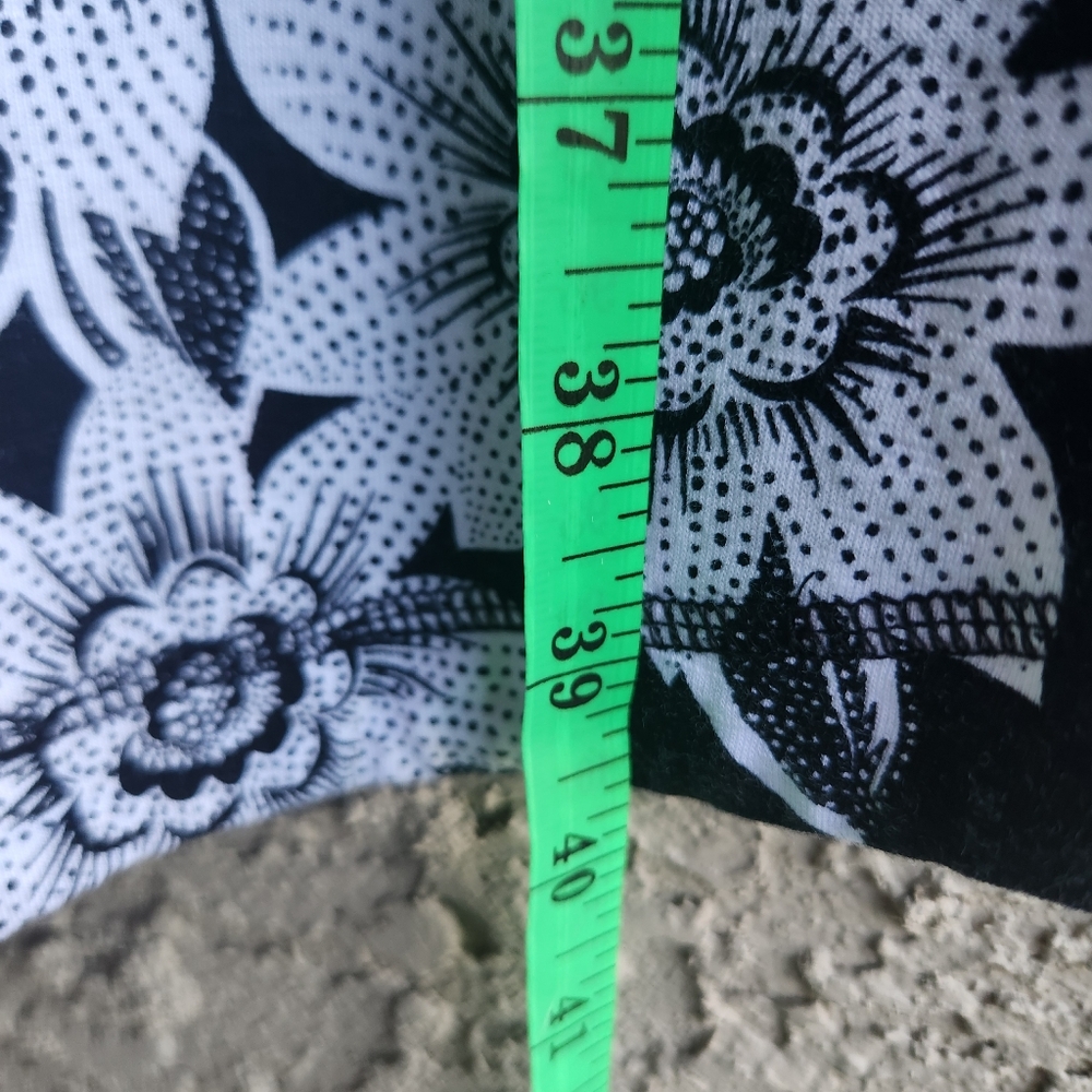 T by Talbots black and white floral dress. Drawstring waist. Pockets. Size MP - Picture 8 of 11